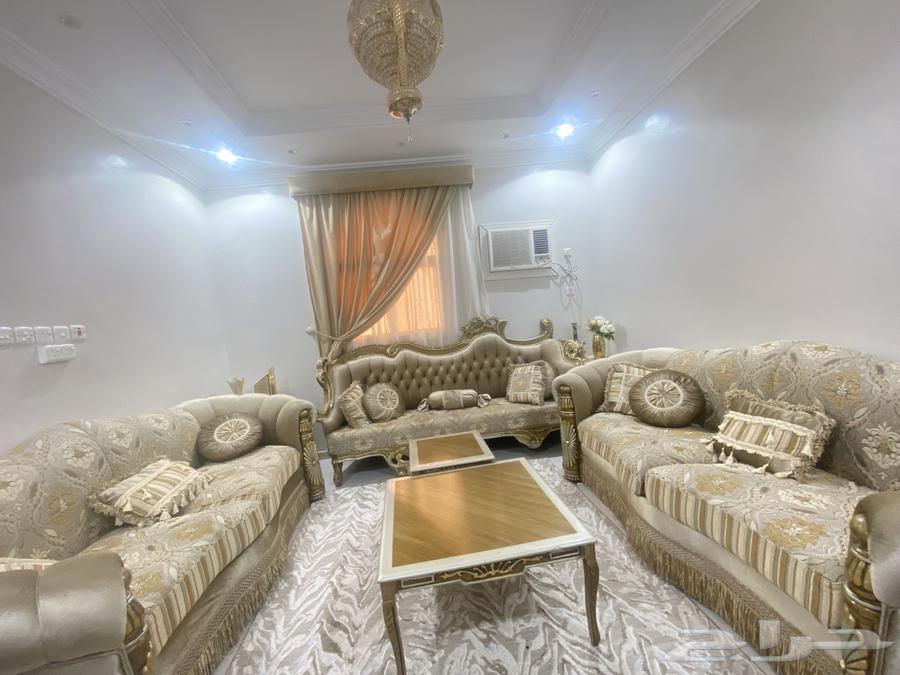 كنب تركي مكون من 4 قطع كنب وطاولة كبيرة وستارة بحالة ممتازة64533118956417110