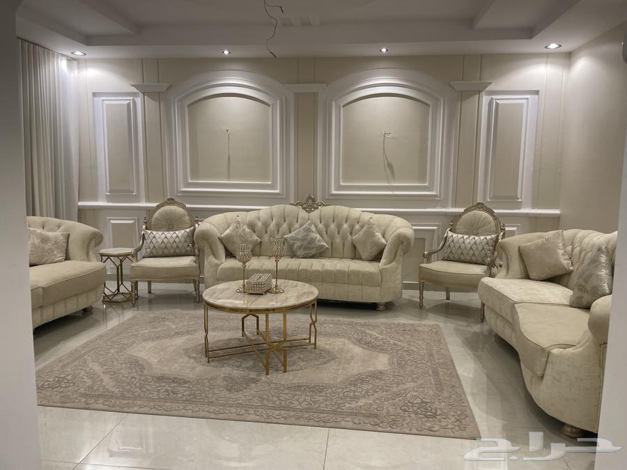 كنب للبيع مع طقم طاولات64534375757571110