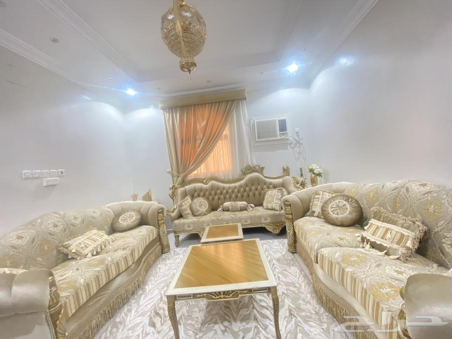 كنب تركي مكون من 4 قطع كنب وطاولة كبيرة وستارة بحالة ممتازة64533118956417112