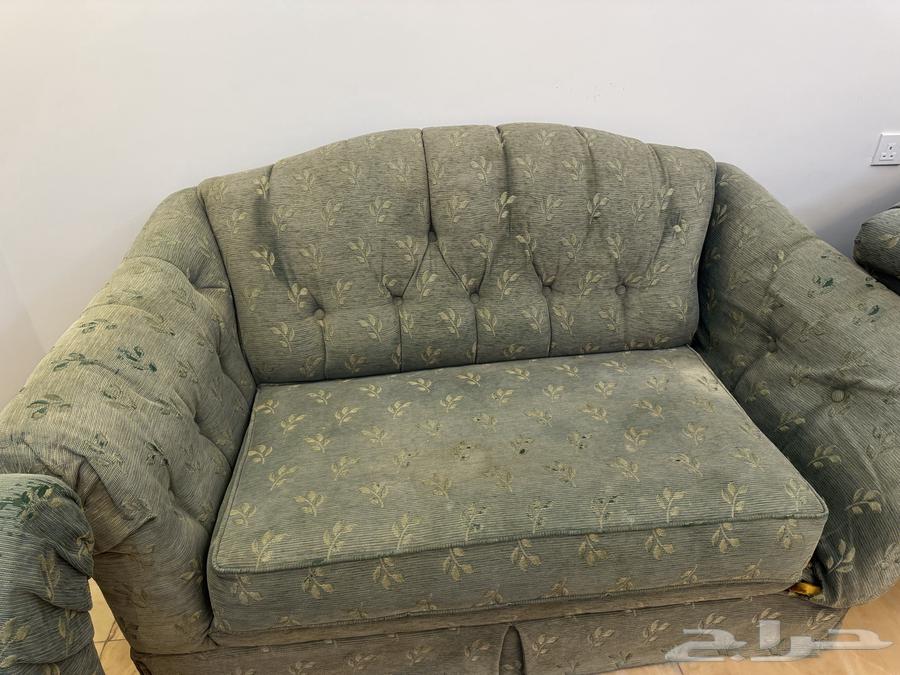 يتكون من اربع قطع   ثلاثه بحاله جيده   يوجد به نزول64533033029377111