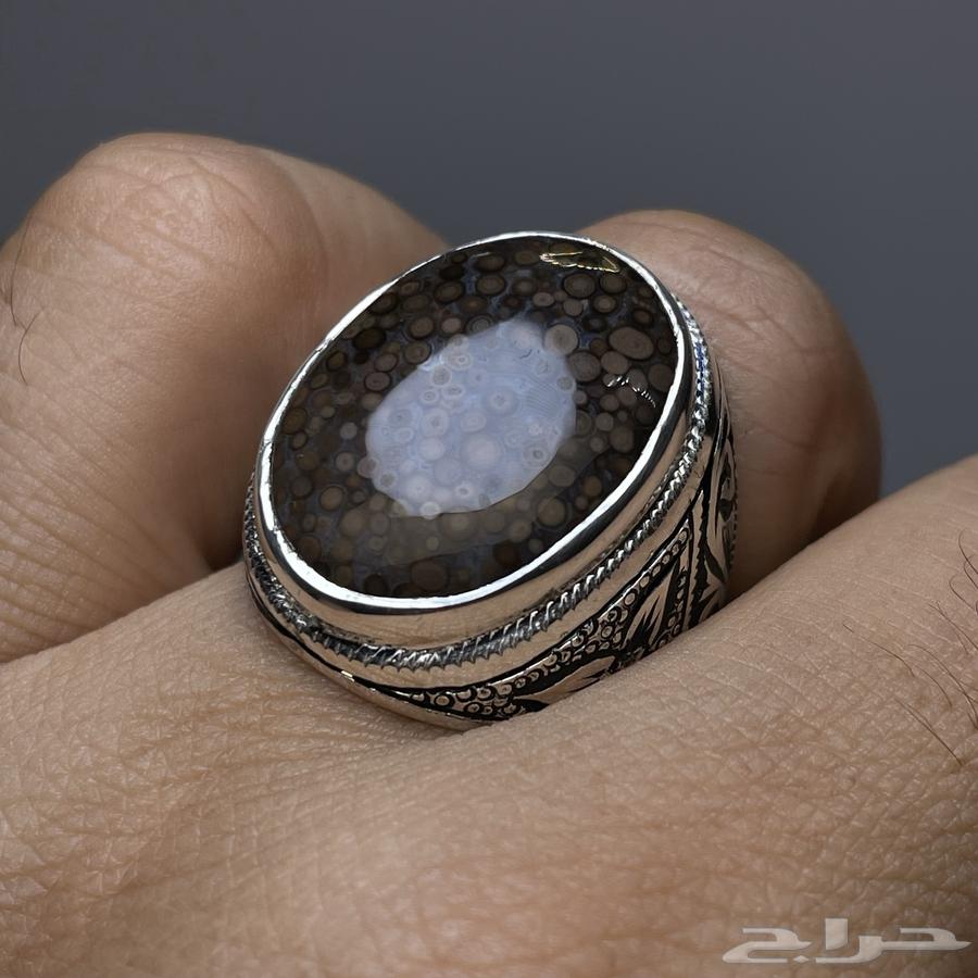 خاتم فضة بصياغة يدوية بحجر عقيق يماني جلد الثعبان64494112850049110