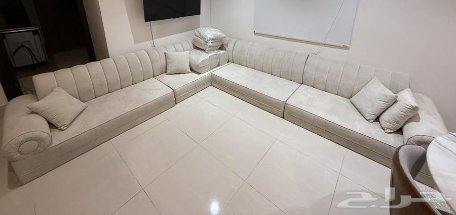 مجلس شبه جديد للبيع 3 3.564481640814210110