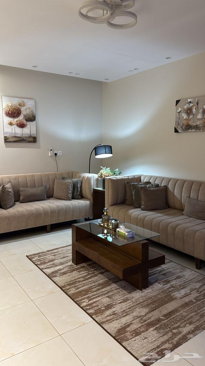 كنب مستعمل نظيف قطعه 3 امتار وقطعه مترين مع الطارله64527656076673112