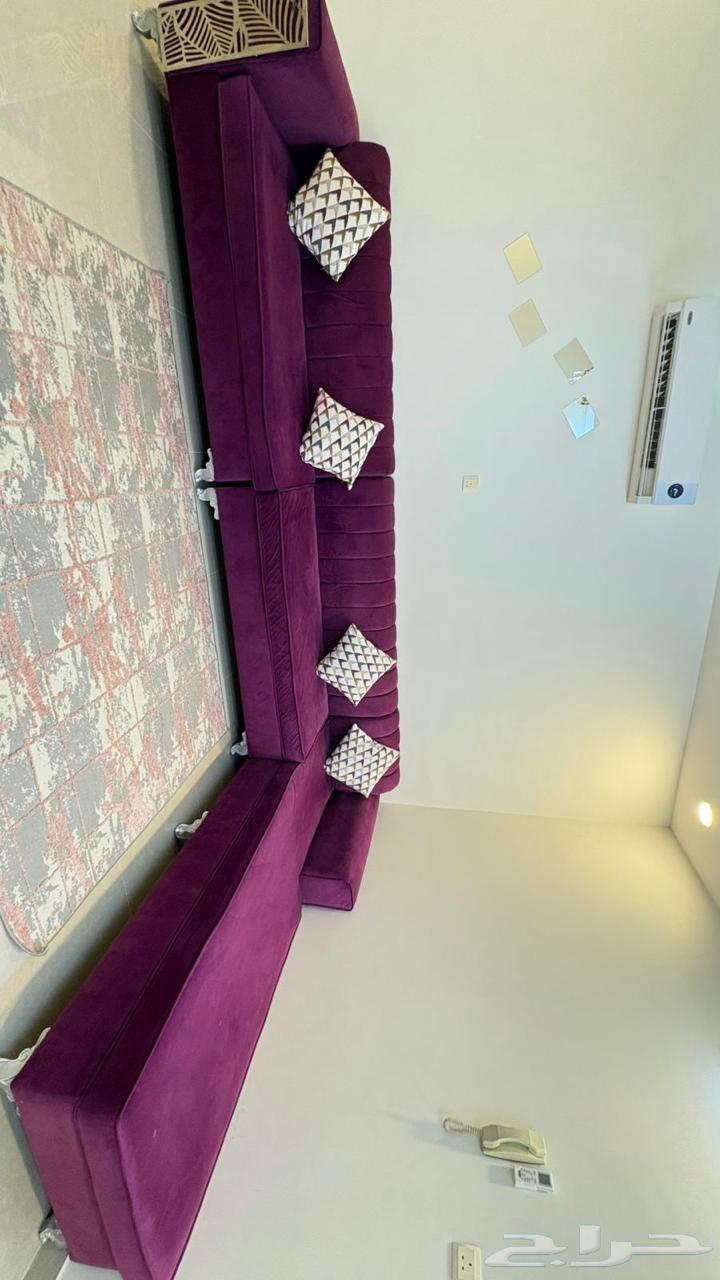 L-shaped sofa with very clean cushion, contact via WhatsApp at number64527927749377110