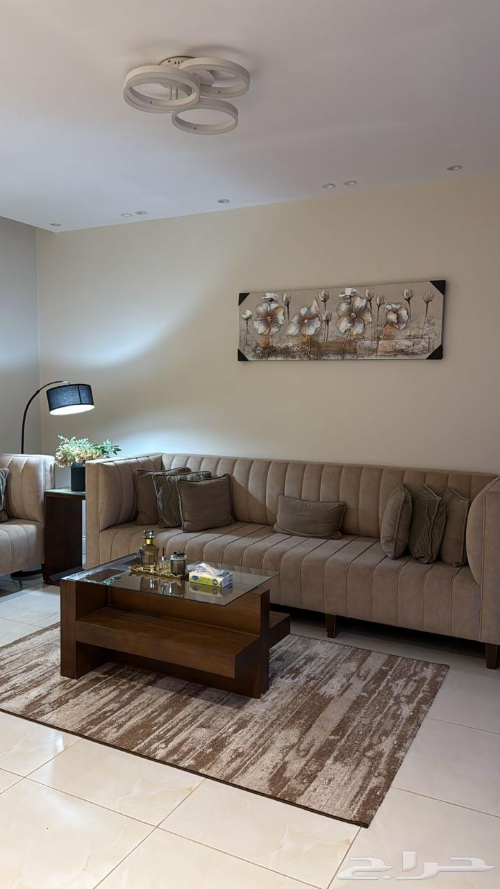 كنب مستعمل نظيف قطعه 3 امتار وقطعه مترين مع الطارله64527656076673110