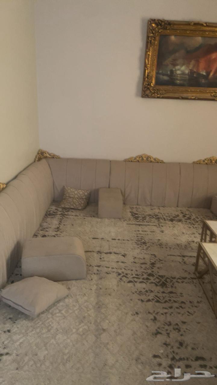 A clean and new chandelier with a star64530233747075110