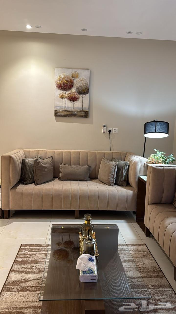 كنب مستعمل نظيف قطعه 3 امتار وقطعه مترين مع الطارله64527656076673111