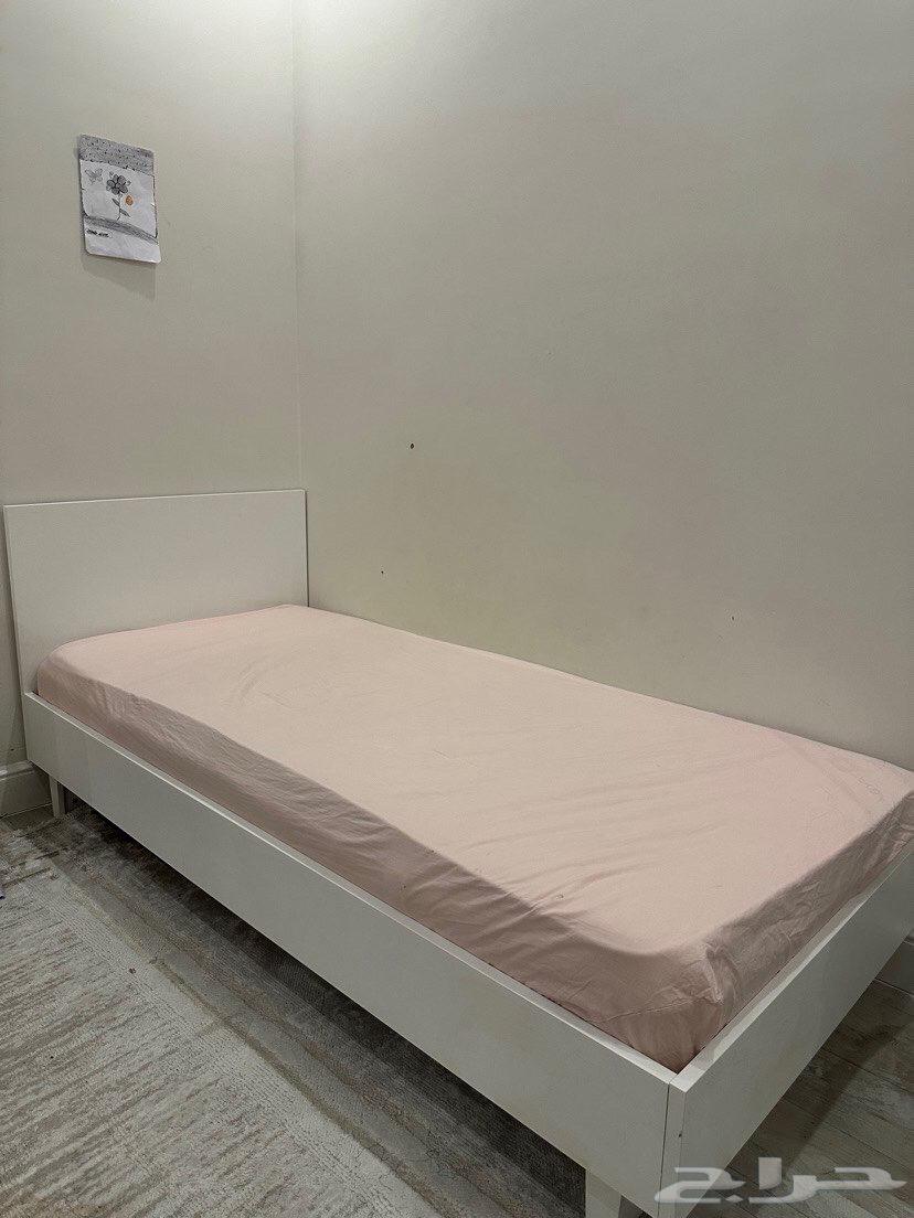 سرير مع المرتبة من أبيات64529263952385110