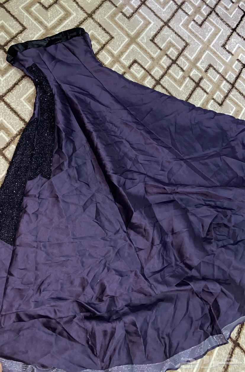 الأزرق 200 نضيف ملبوس يوم واحد والموف سعر 200 )64527305612929111