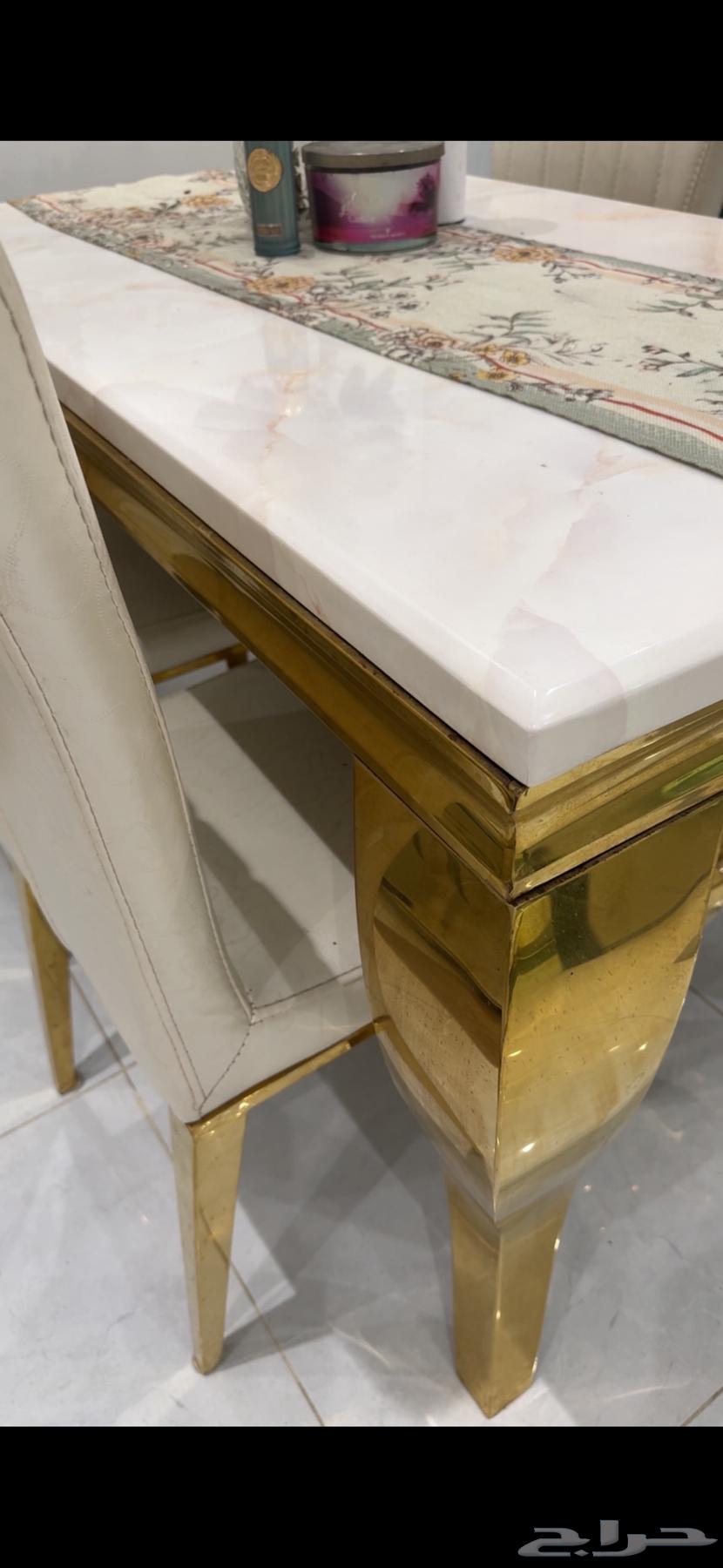 طاولة طعام رخام ارجل أستيل كراسي جلد نظيفه وجديده64528436307843111