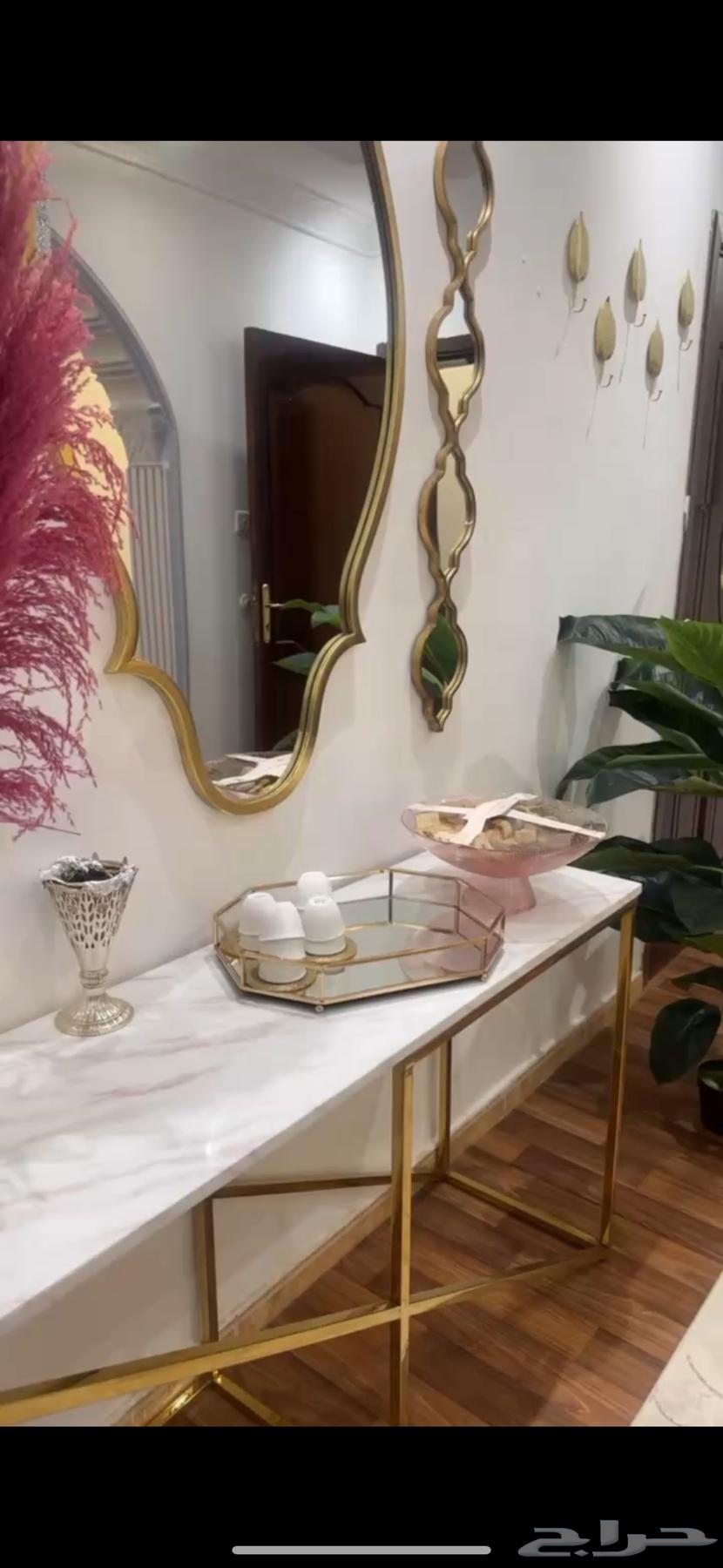 Marble entrance with 3 mirrors64527164571139111