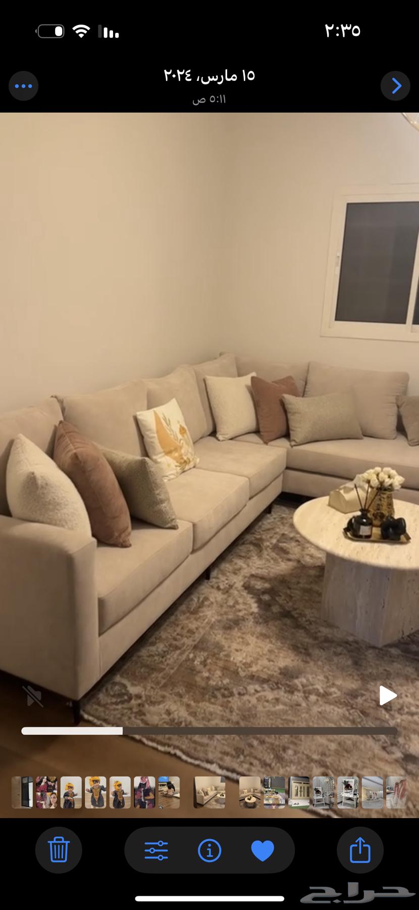 L-shaped sofa64527970024578111