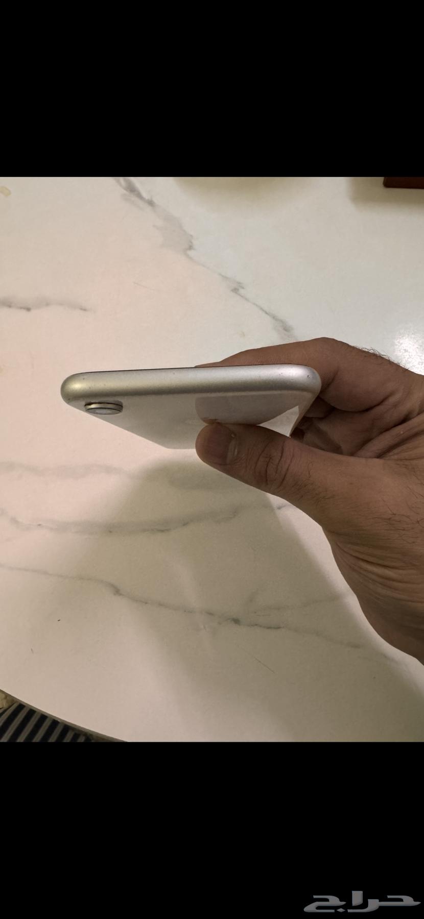 ايفون اكس ار لون ابيض نظيف جدا لم يدخل الصيانه كرتونه موجود64530840711041112