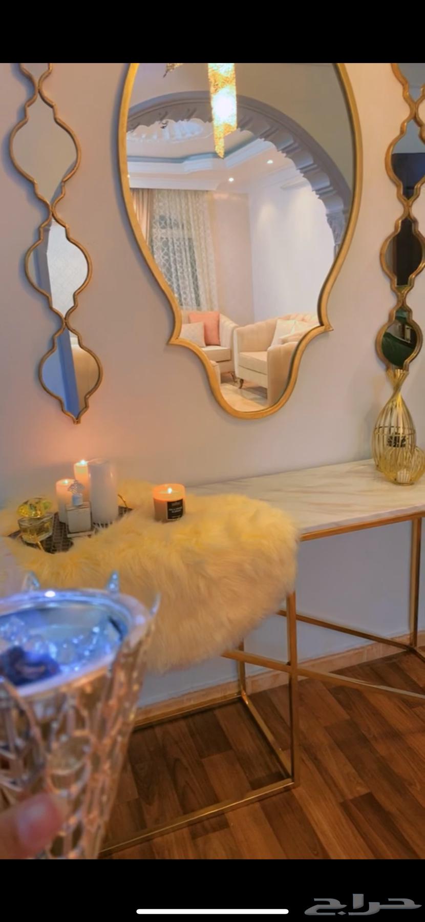 Marble entrance with 3 mirrors64527164571139110