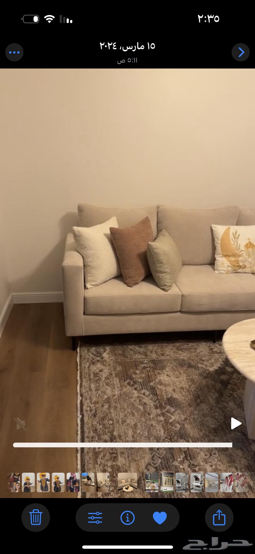 L-shaped sofa64527970024578113