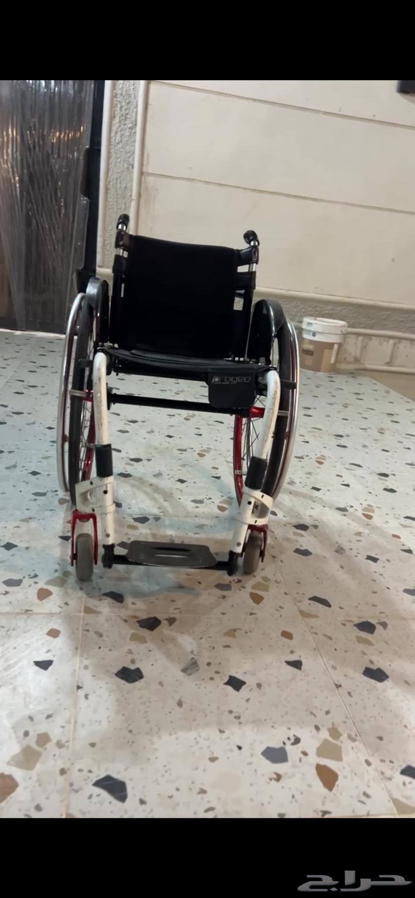 كرسي رياضي خفيف الوزن للمعاق64534844505986114