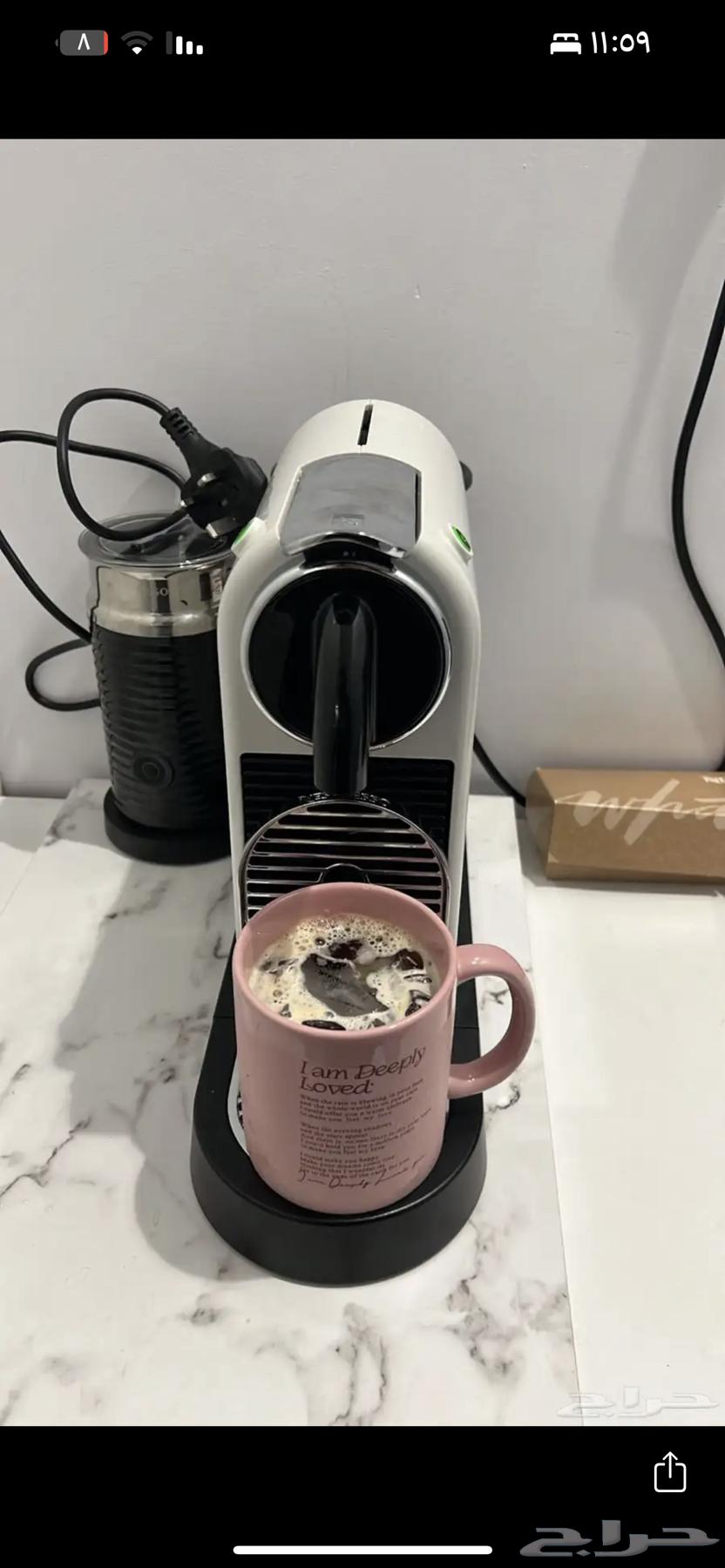 Almost new Nespresso machine64533620554497111