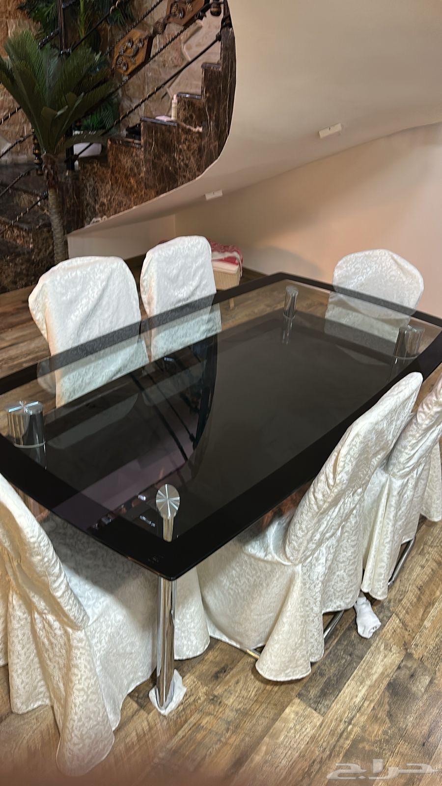 طاوله للبيع64530416171777114