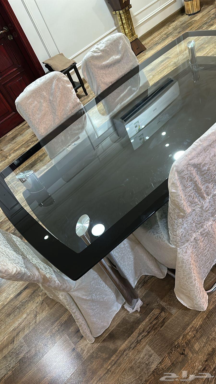 طاوله للبيع64530416171777111