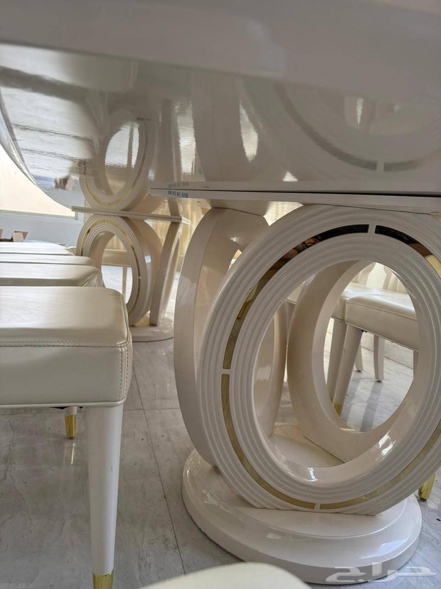 Dining table with 14 chairs and four-compartment cabinet64528224701826112