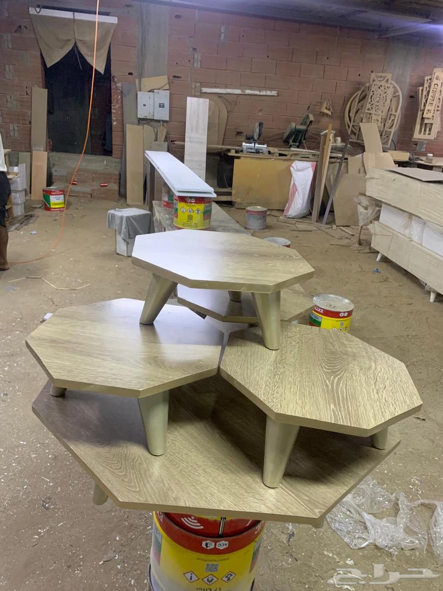 Floor tables64527656084867113