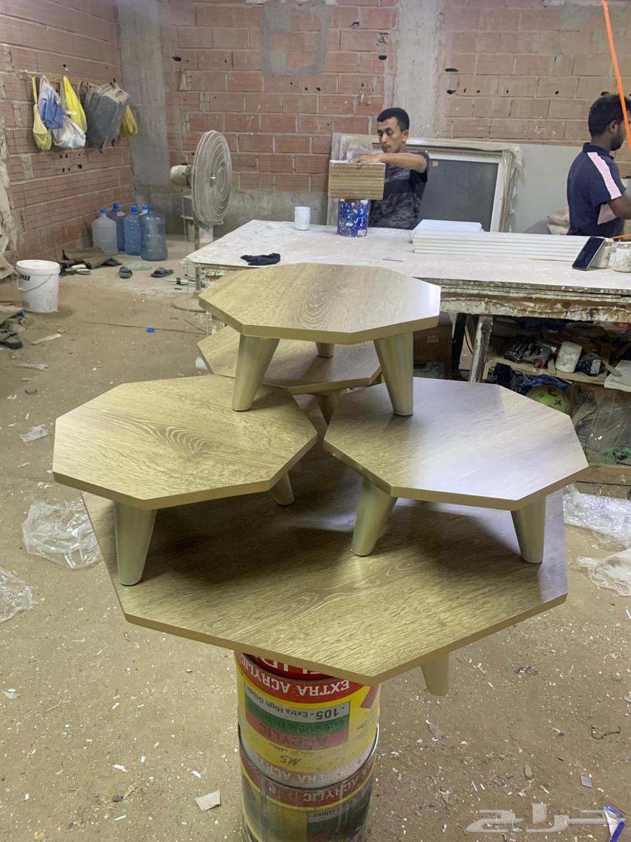 Floor tables64527656084867111