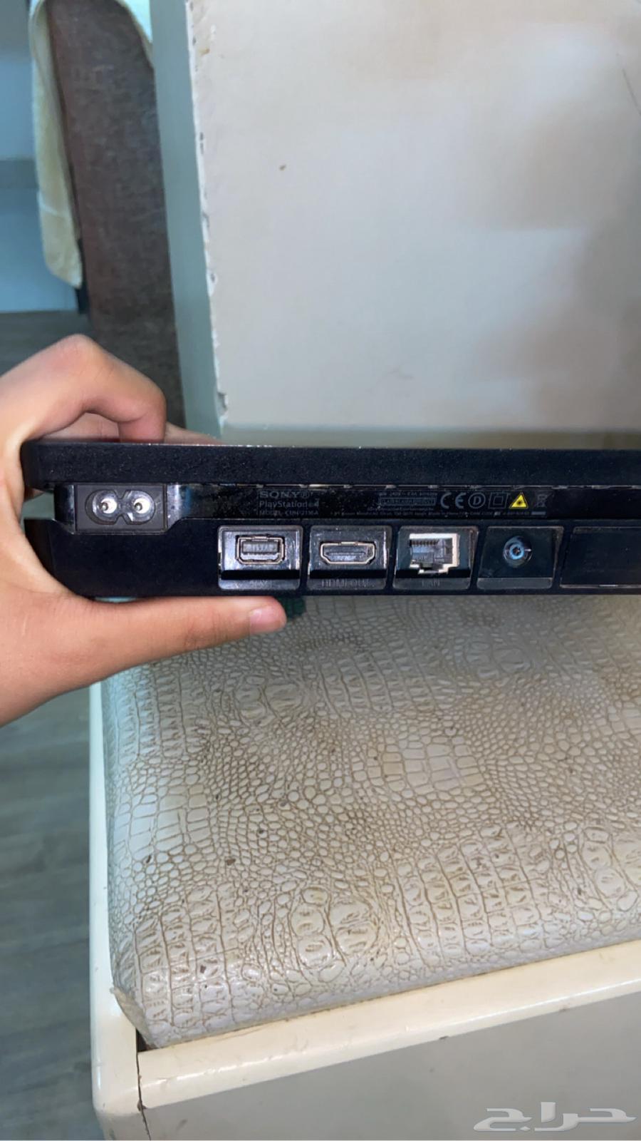 Sony 4 Pro 528 Giga, my brother's new one with controller and tapes64542175801986111