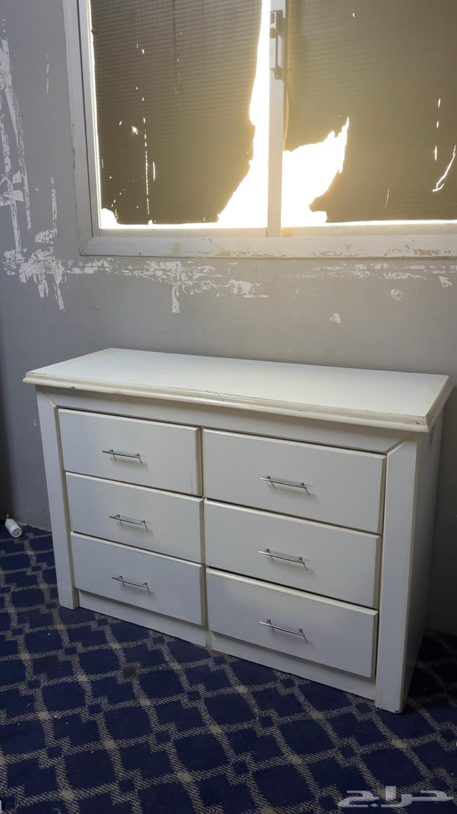 طاوله او كمدينه او الي ودكم64541536973185110