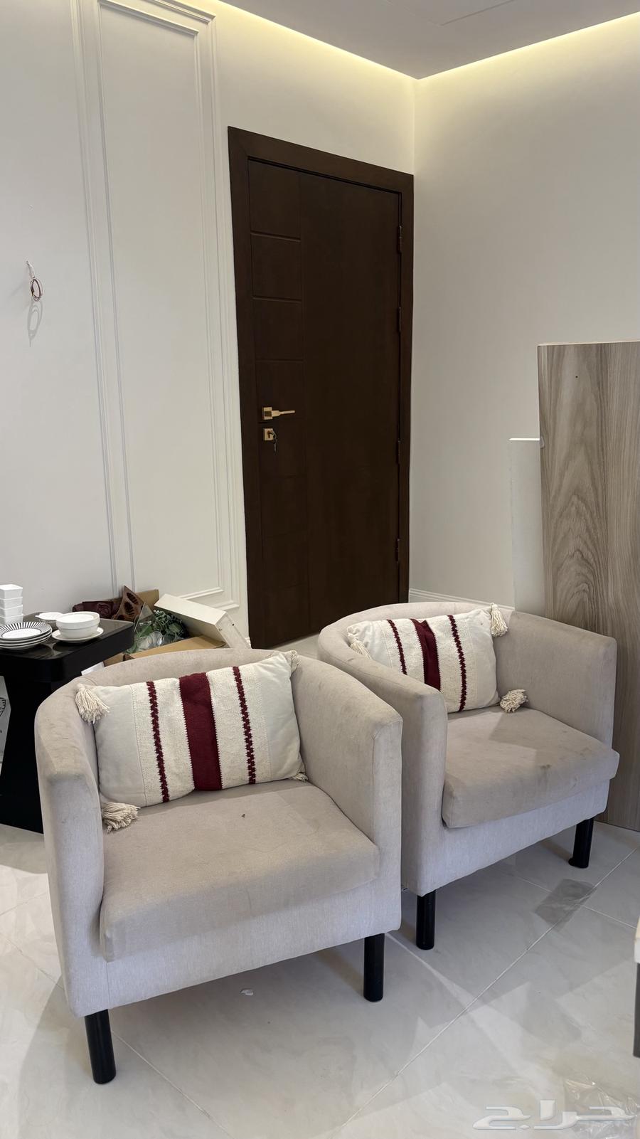 Two single chairs64539896697345110