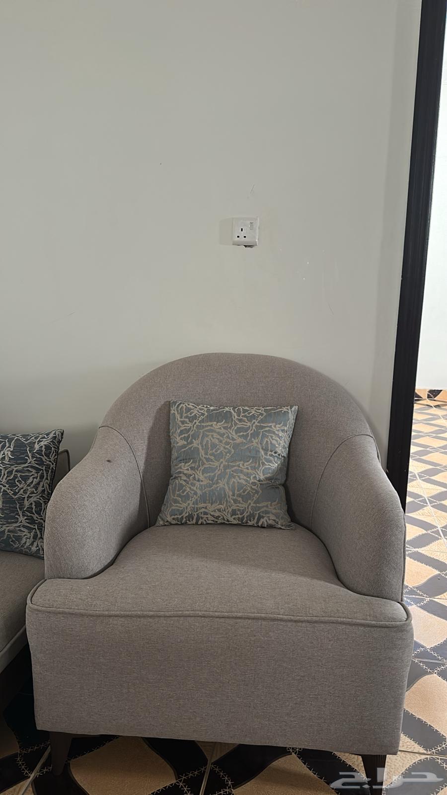 كنب للبيع شبه جديد مع ستاره طويله للارض64543097084033112