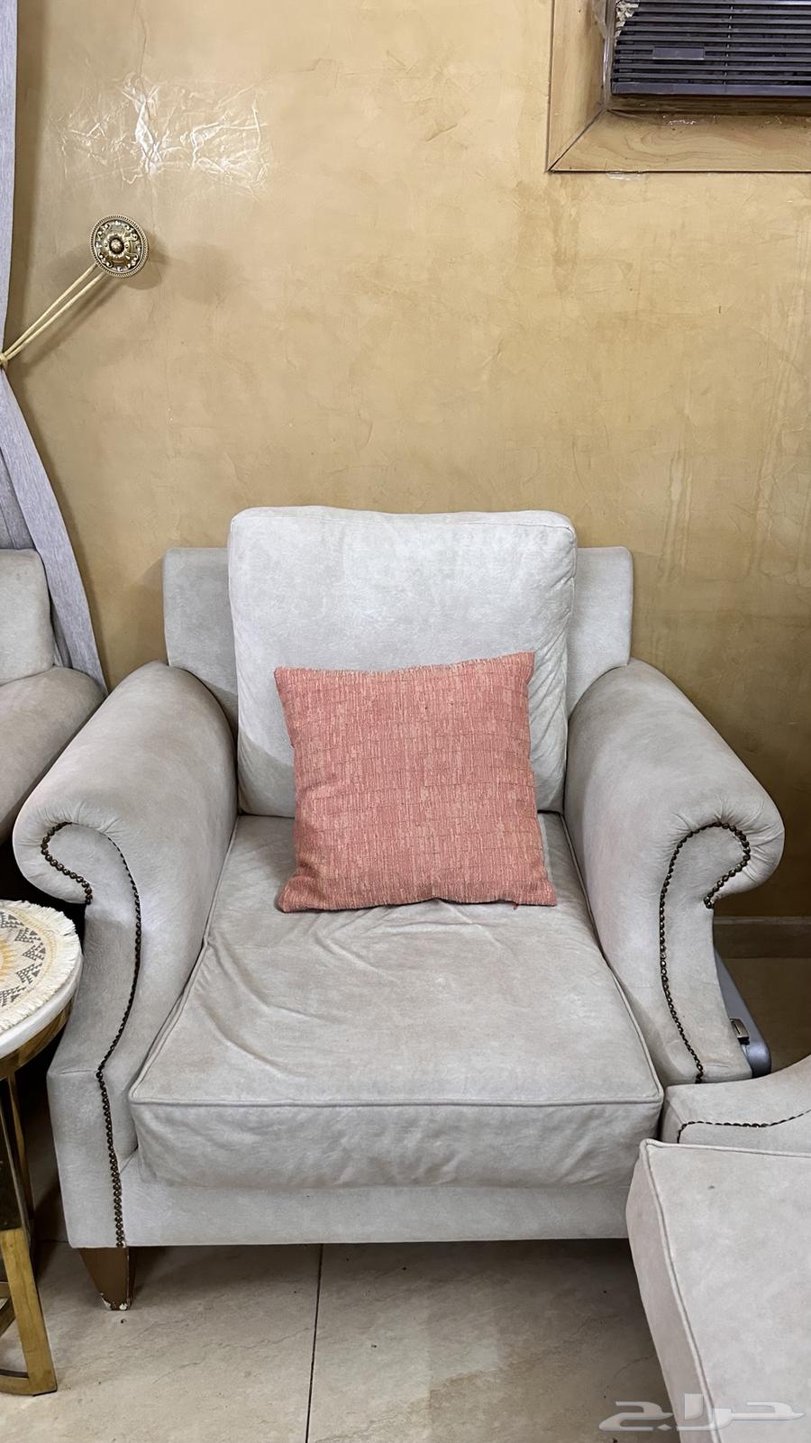 Beige sofa, clean and tidy, for sale64537338233345110