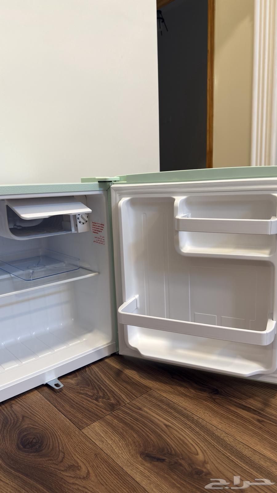 Mini Fridge64542814148994112