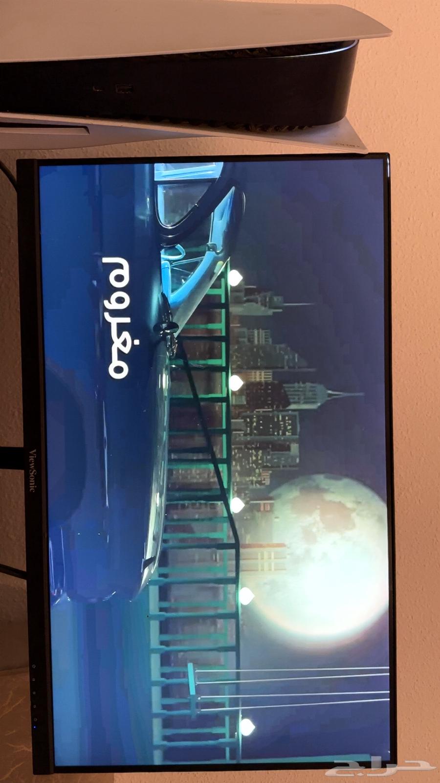 Sony 5 with a screen running at 120 frames and the controller's gear is broken64536683044738110