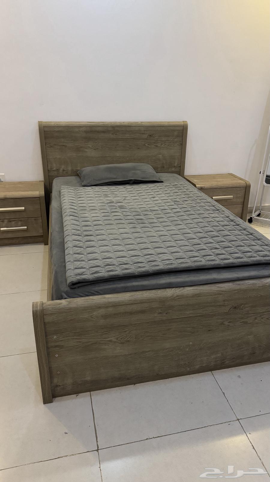 غرفة نوم من هوم بوكس64540467379330110