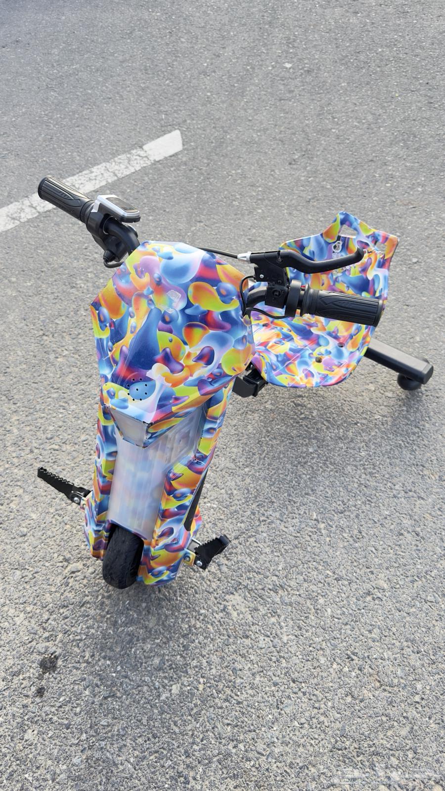 Clean and functional scooter64507220934659110