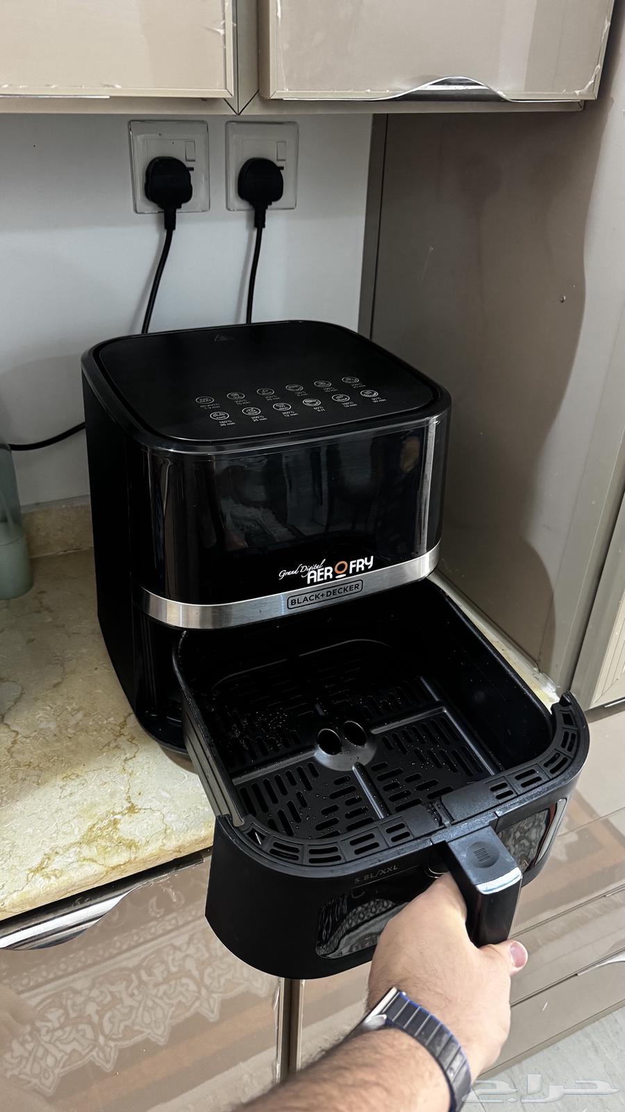 اير فرير قلاية هوائية بلاك اند ديكر بحاله ممتازة64539669773186113
