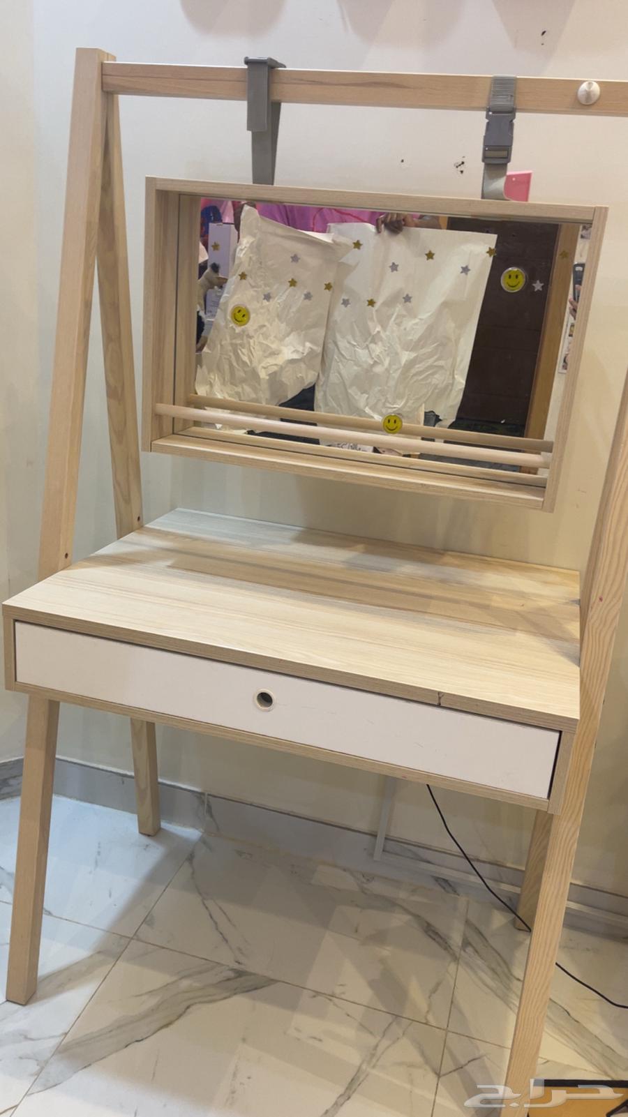 تسريحه ومكتب للبيع64538373678465114