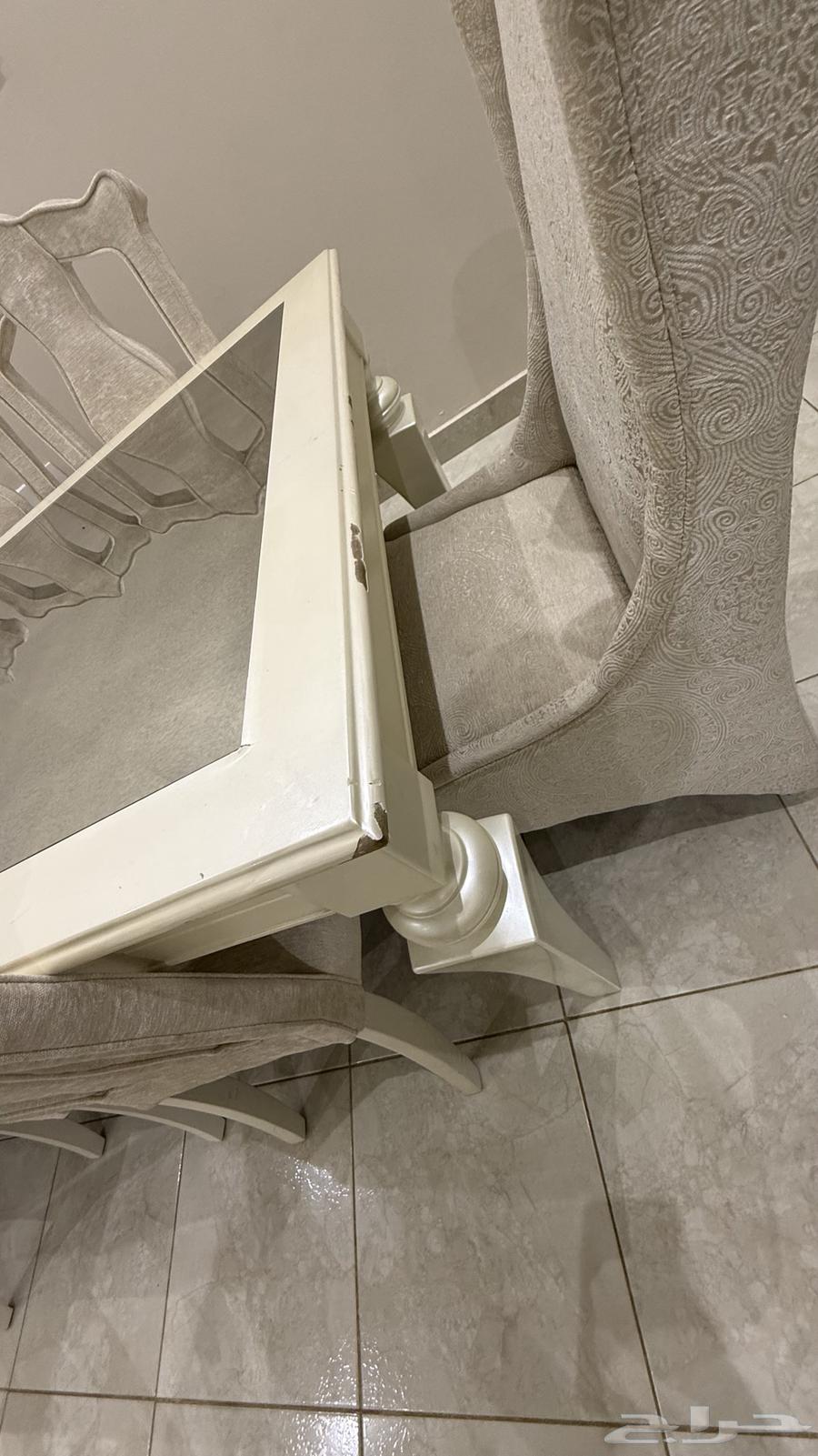 Dining table64540524089601114