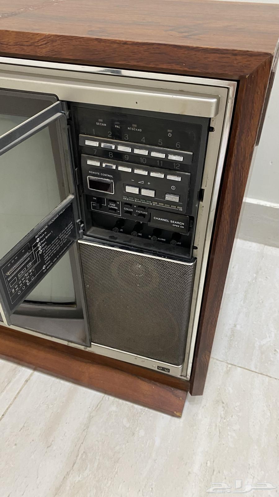 تلفزيون تراثي قديم للبيع على السوم64535485728001114
