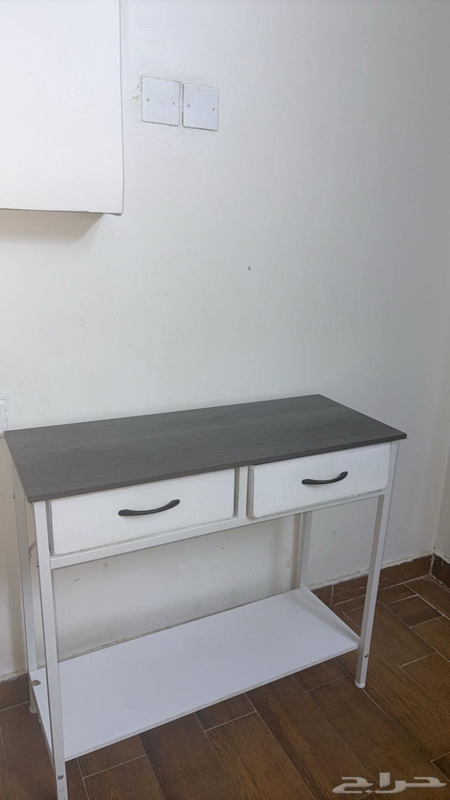 New table, maximum 200 riyals64537393907970112