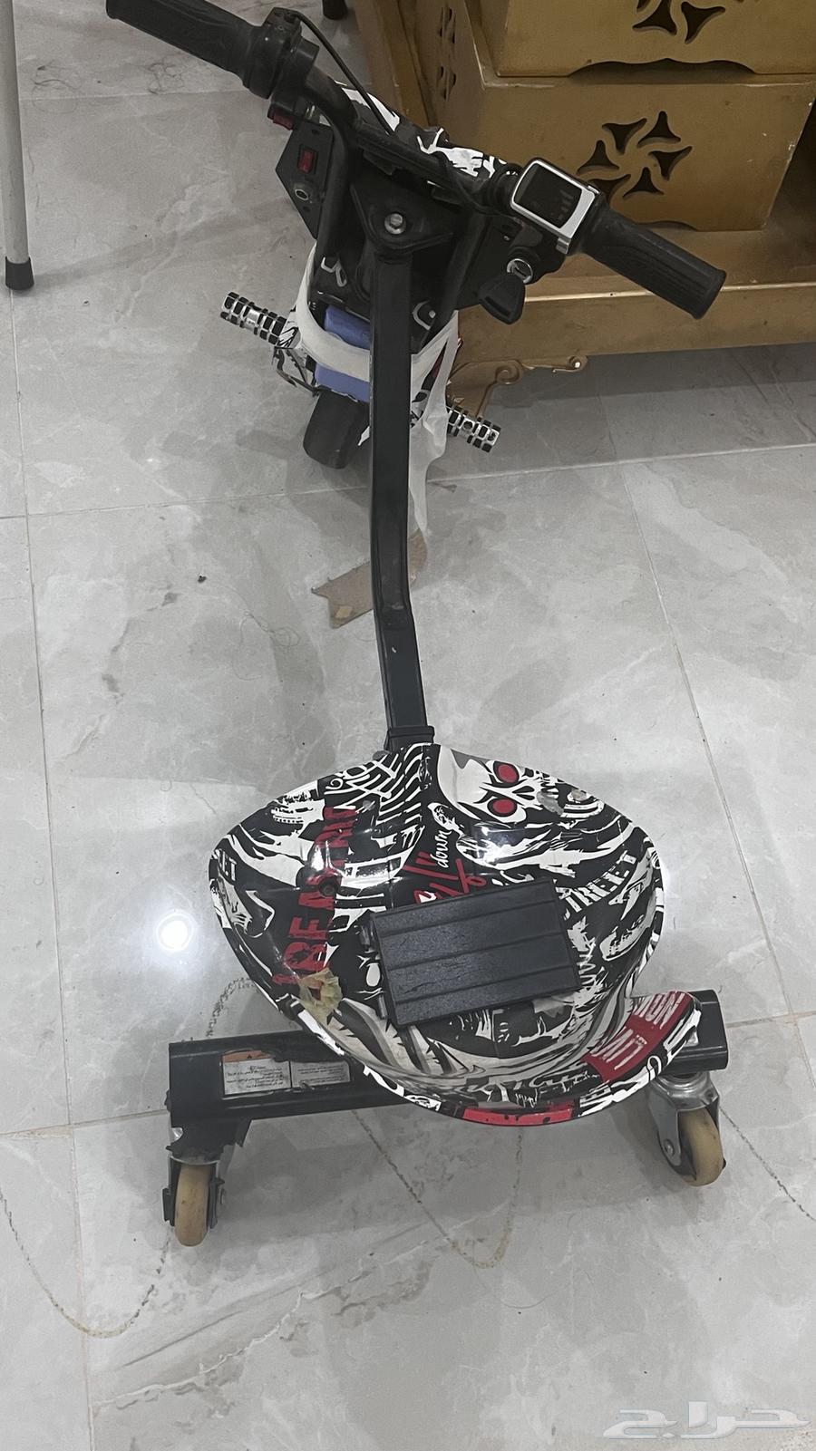 Children's scooter for sale, in good condition and working well64537491012225110