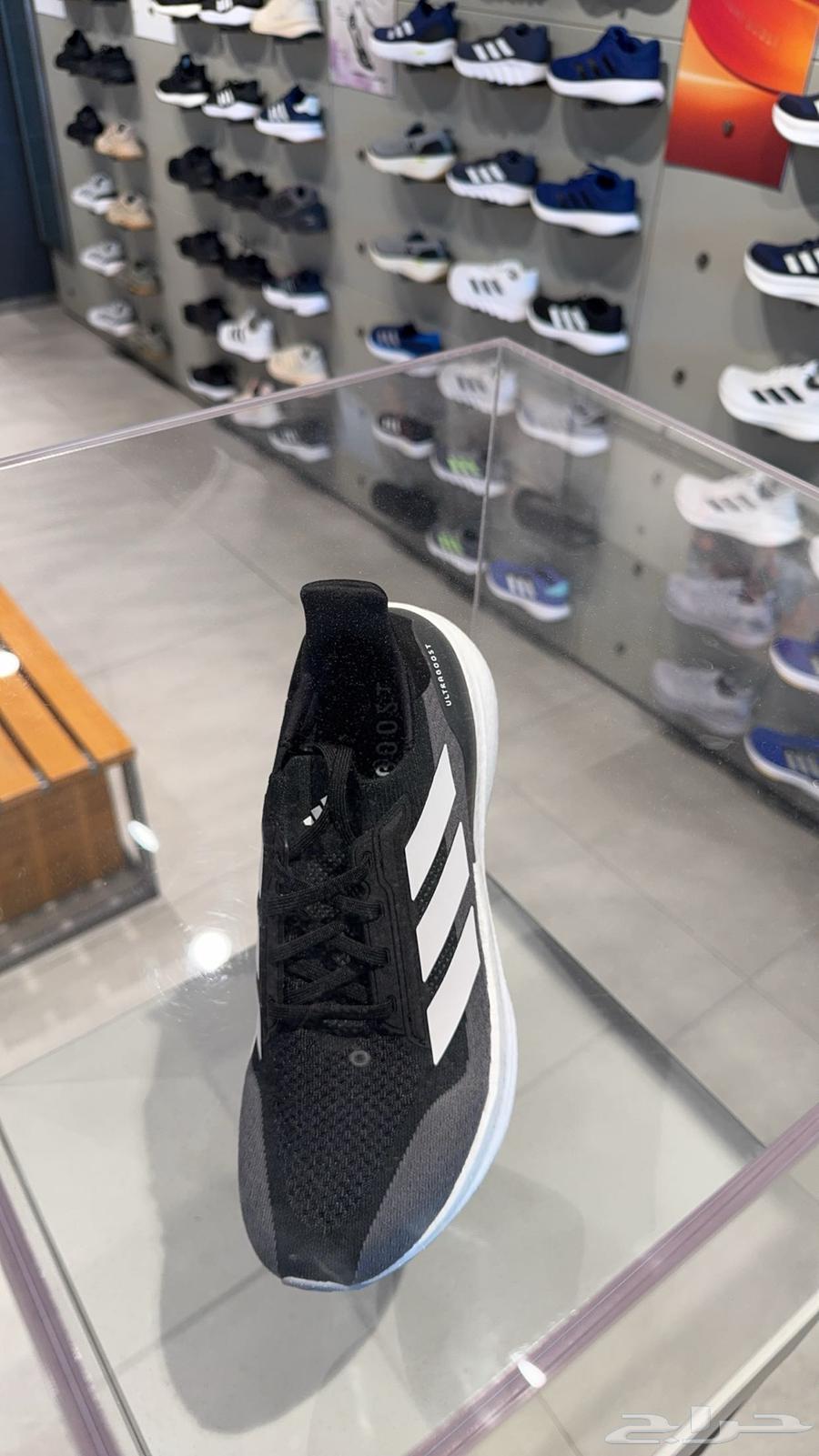 حذاء رياضي من اديداس64543591350275110