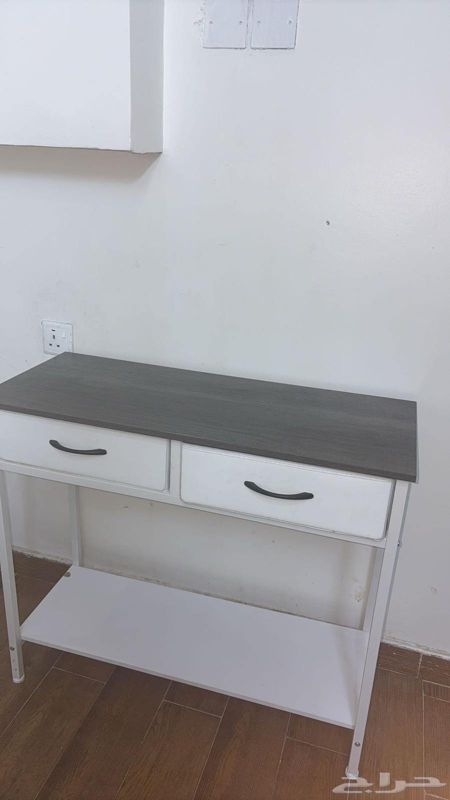 New table, maximum 200 riyals64537393907970110