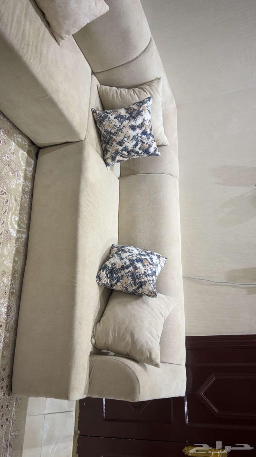 New and clean sofa64535133967362110