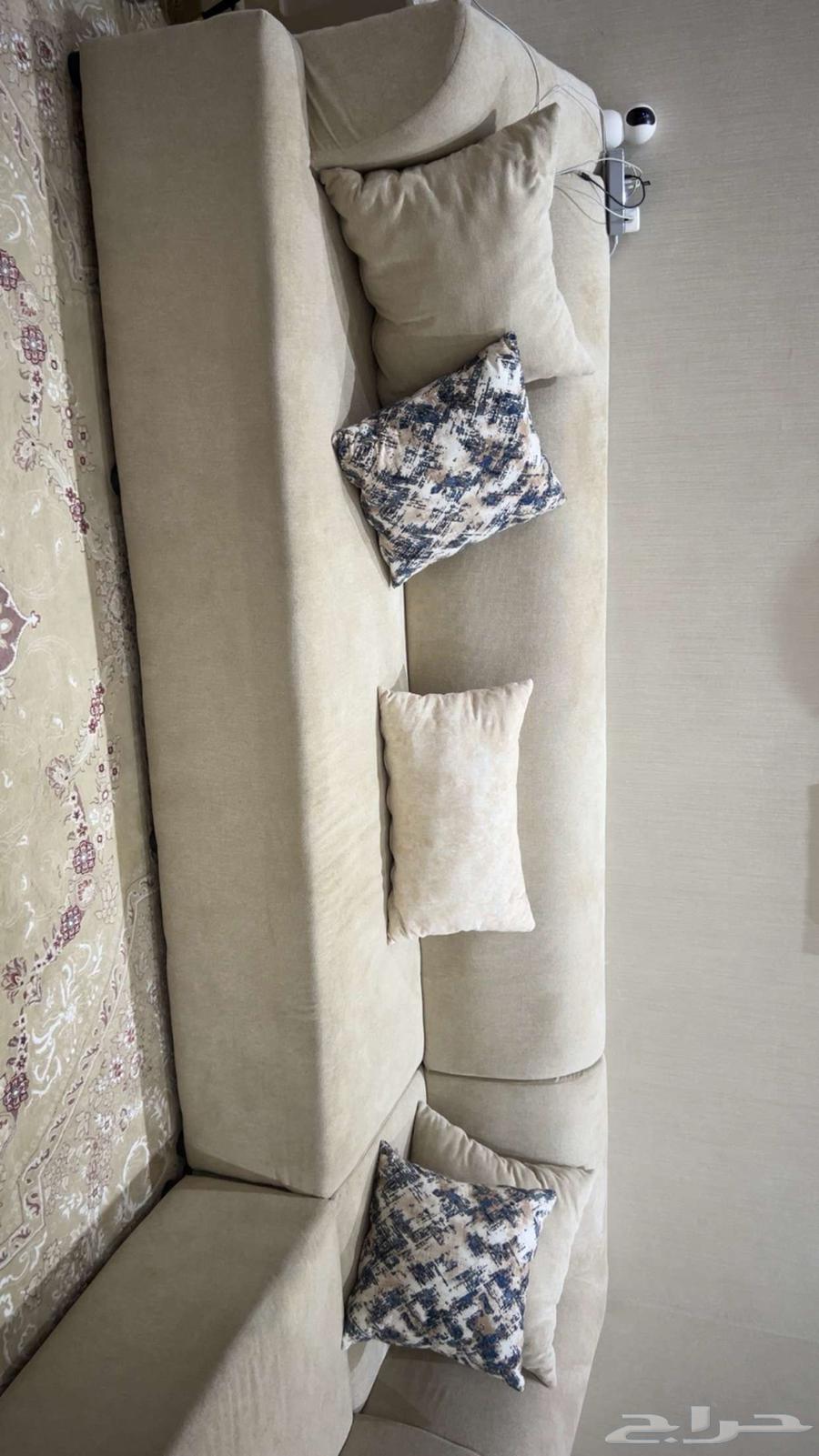 New and clean sofa64535133967362111