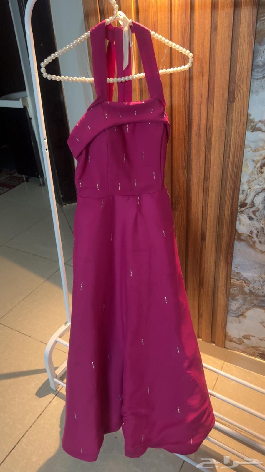 فسانين للبيع من متجر ونظيف والله كم ساعه في اللبس64535380730882112