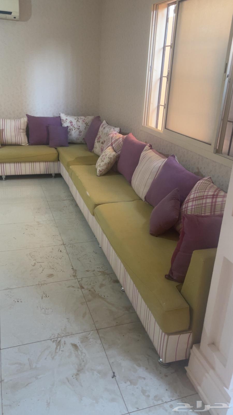 Five-piece sofa in semi-good condition64539613476865111