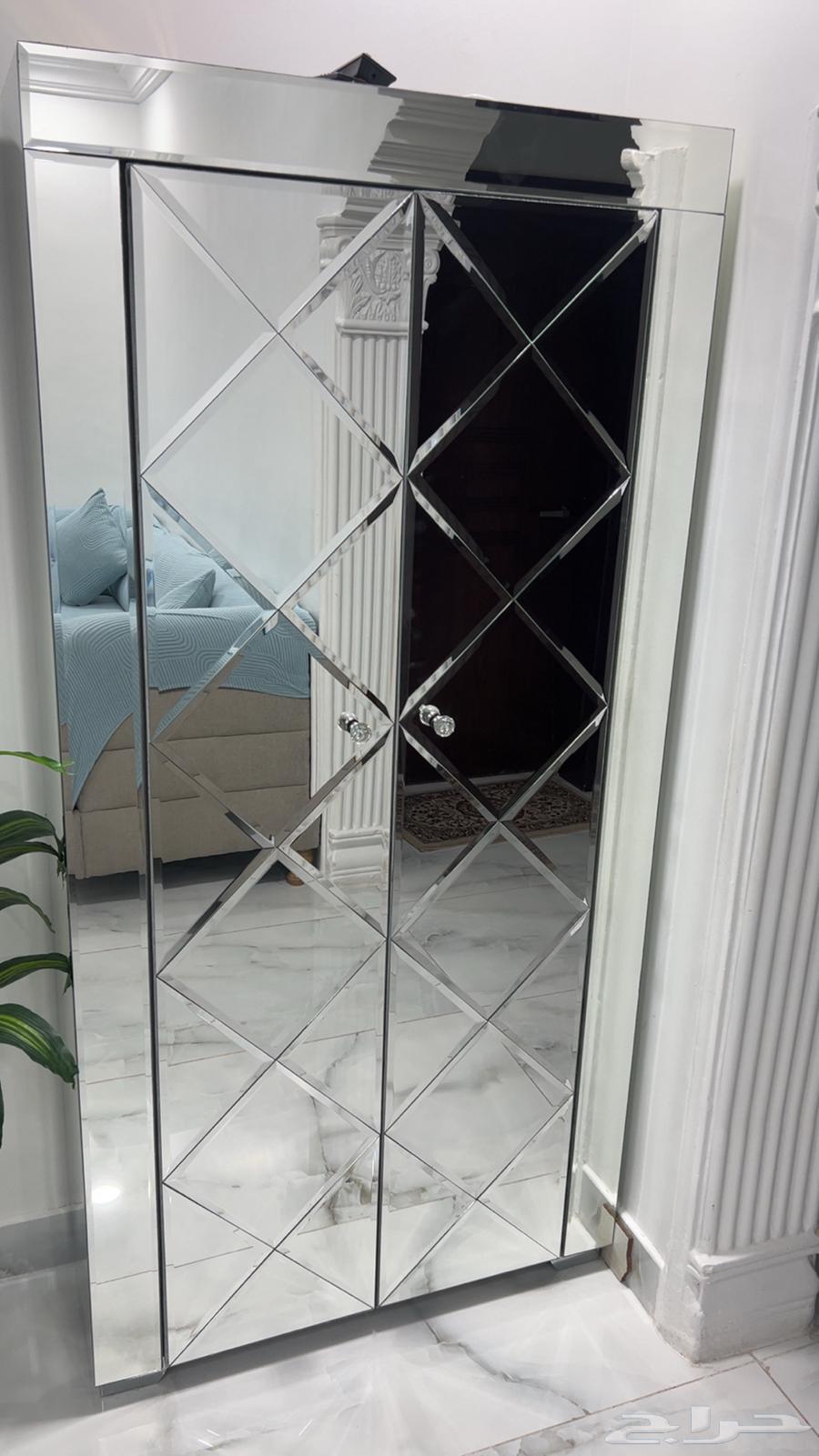 دولاب عبايات فاخر قزاز كامل داخلية مخمل64539443524737110