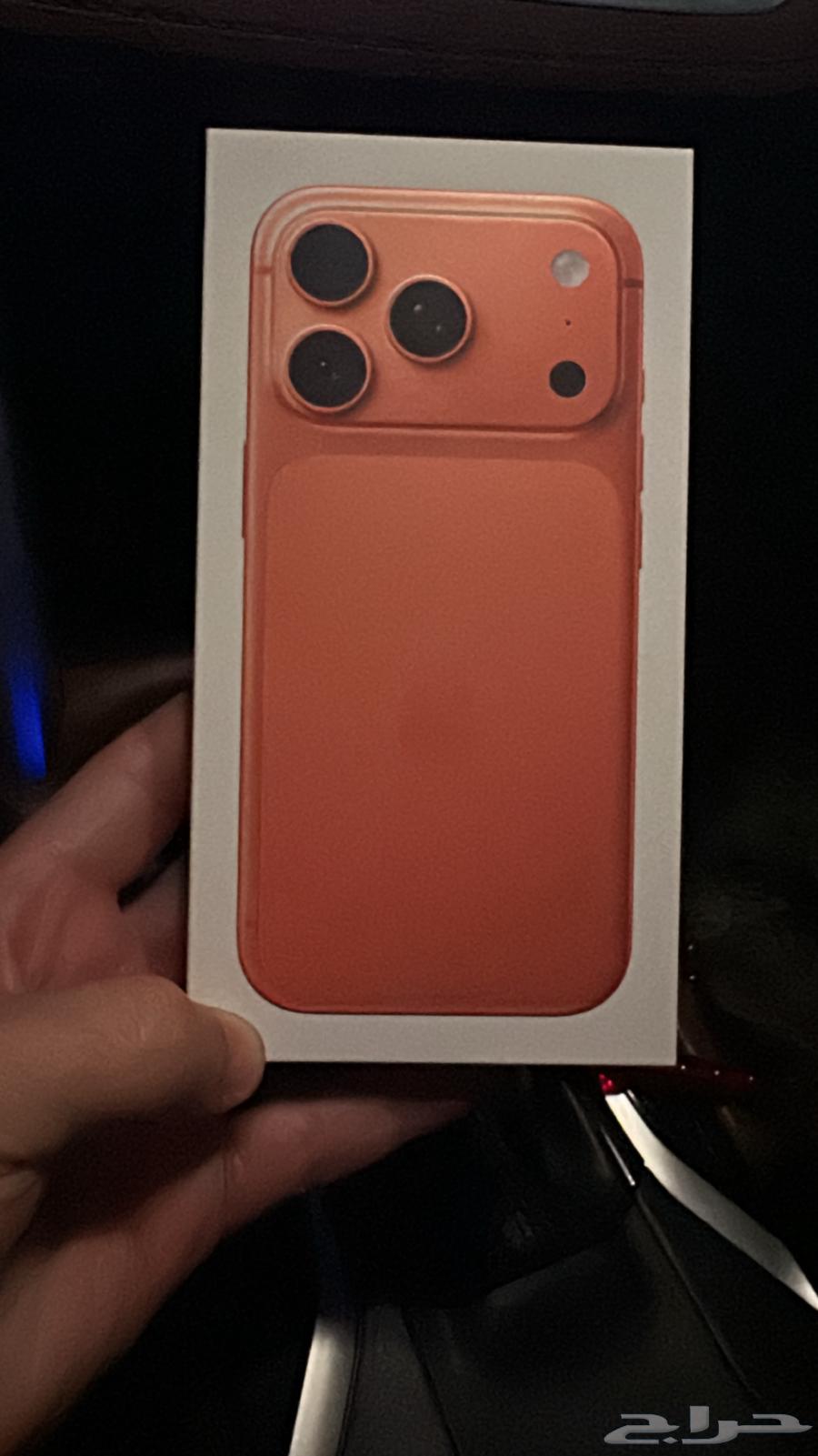 آيفون 17 برو اللون البرتقالي64542955403907110