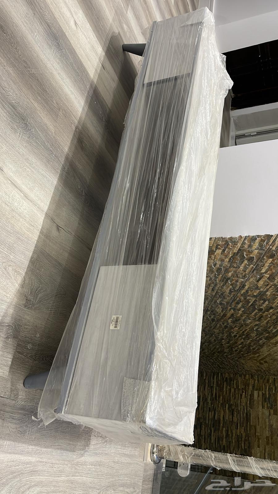 طاوله تلفزيون ودولاب رفوف للبيع64538415632641112